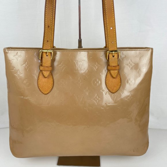 Louis Vuitton Handbags - Louis Vuitton Monogram Vernis Brentwood Tote Bag -Authenticity Certified